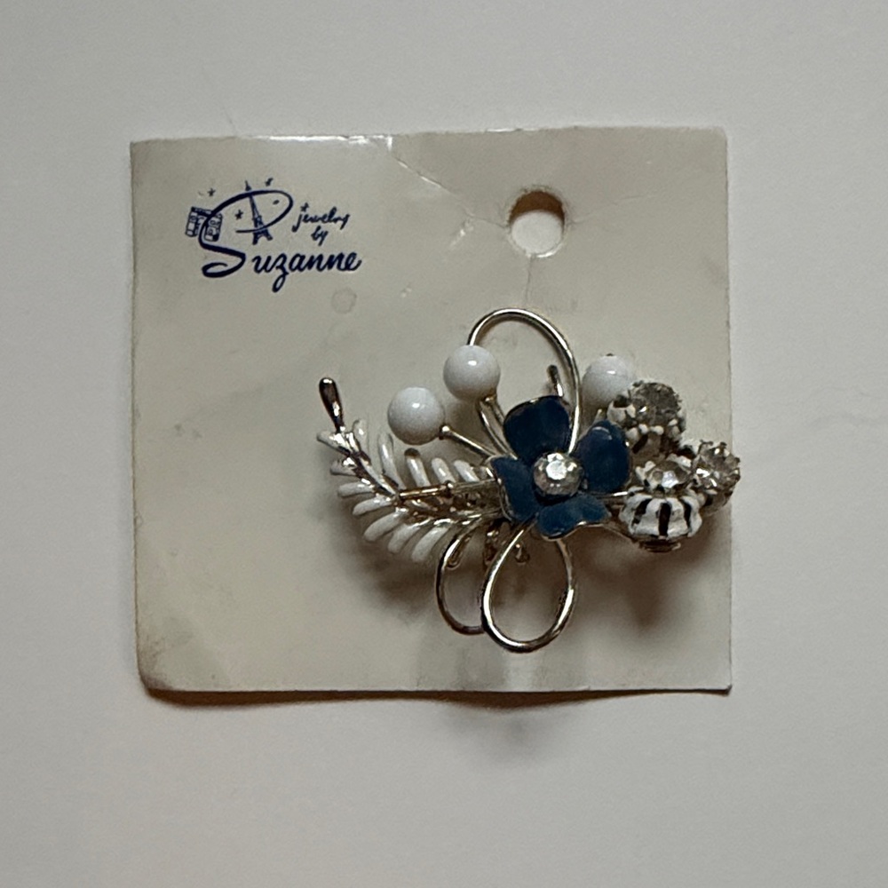 Vintage brooch - Jewelry by Suzanne Blue and White Floral Brooch